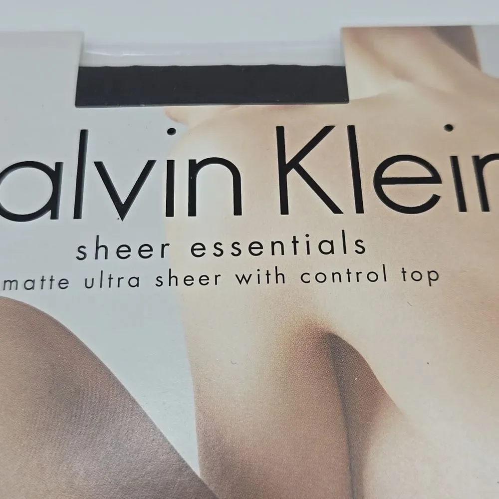 Calvin Klein Sheer Essentials Matte Ultra Sheer Control Top 620f Almost Black C